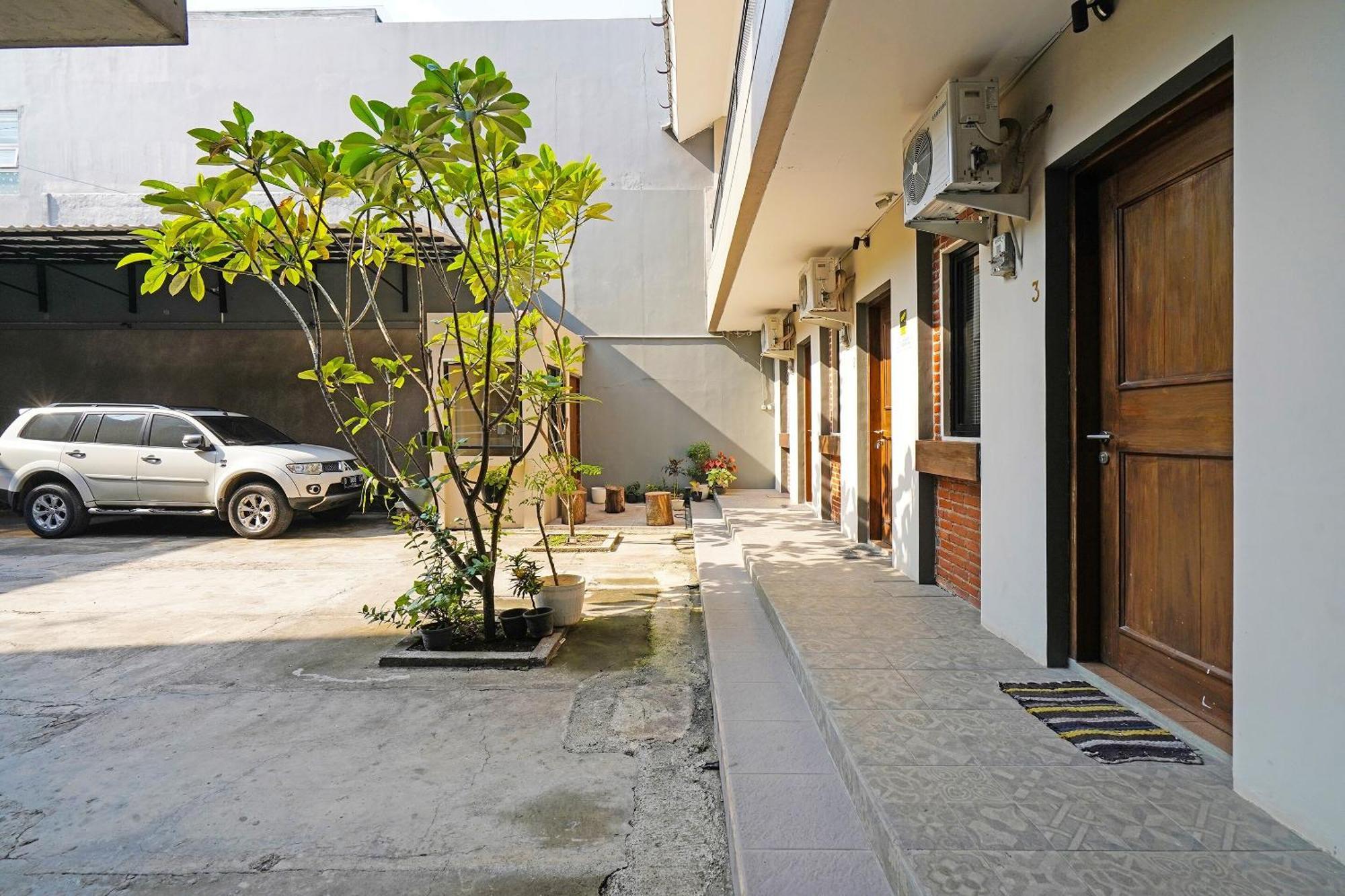 Capital O 1898 Louise Place Cianjur Dış mekan fotoğraf